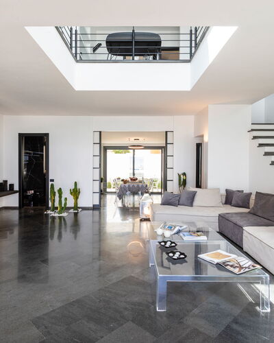 Dimora Egadina Giovanni 4+4: Meubles, Design Intérieur, Sol, Sol, Canapé, Plafond, Salon, Domicile, Table, Éclairage