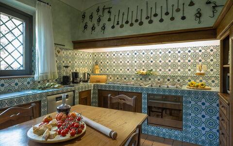 Dolce Collina 10: Design Intérieur, Cuisine, Sol, Sol, Pièce, Tuile, Plafond, Cuisinière, Comptoir, Conception
