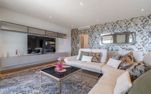 Dimora Mareblu 6: Meubles, Design Intérieur, Canapé, Sol, Mur, Sol, Salon, Plafond, Bois, Pièce