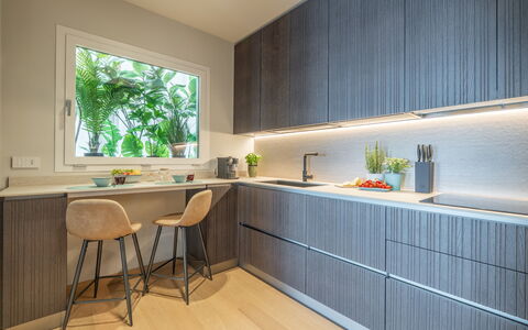 Dimora Mareblu 6: Cuisine, Design Intérieur, Comptoir, Bois, Cabinetry, Sol, Appareil De Cuisine, Principaux Appliance, Électroménager, Meubles
