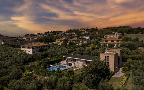 Villa Amyra 6+2: Piscine, Zone Résidentielle, Biens, Recours, Eco Hôtel, Vue Du Ciel, Villa, Hacienda, Manoir, Photographie Aérienne
