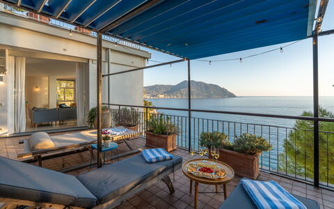 Casa Chiara 6+2: Bleu, L'Eau, Mer, Mobilier De Jardin, Côte, Cotiers Et Relief Océaniques, Balcon, Meubles, Recours, Chaise