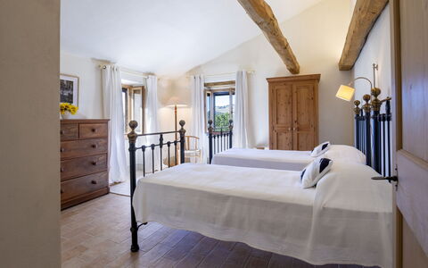 Casale la Cascina 8: Meubles, Lit, Chambre, Design Intérieur, Literie, Drap De Lit, Cadre De Lit, Domicile, Linge, Sol