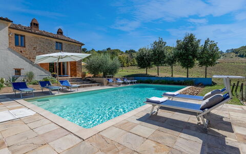 Casale la Cascina 8: Bleu, Piscine, Biens, Mobilier De Jardin, Recours, Villa, Eco Hôtel, Aménagement Paysager, Caractéristique De L'Eau, Hacienda