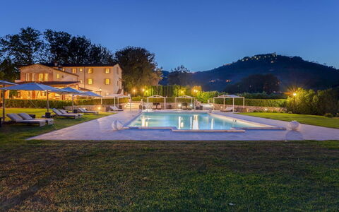 Villa Ginevra 12: Piscine, Recours, Thermes, Mobilier De Jardin, Biens, Hôtel, Aménagement Paysager, Ville Resort, Balancelle, Villa