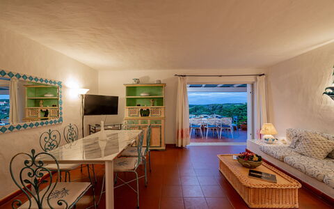 Villa Pitrizzina 8: Meubles, Table Cuisine Et Salle A Manger, Chaise, Recours, Table Basse, Hôtel, Plante D'Appartement, Eco Hôtel, Salle À Manger