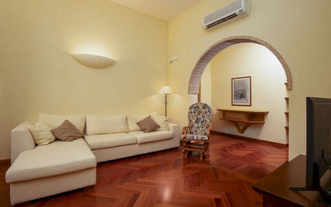 Villa Cusano 18: Design Intérieur, Sol, Mur, Sol, Meubles, Bois, Plafond, Éclairage, Canapé, Salon