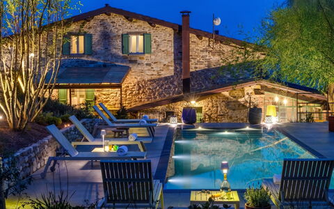 Dimora dei Sogni 7+1: Bleu, Piscine, Recours, Domicile, Architecture, Zone Résidentielle, Maison, Biens, Chalet, Eco Hôtel
