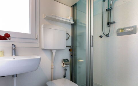 Casetta del Pescatore 4: Design Intérieur, Luminaire Plomberie, Évier, Sol, Lavabo, Sol, Plomberie, Pièce, Robinet, Salle De Bains