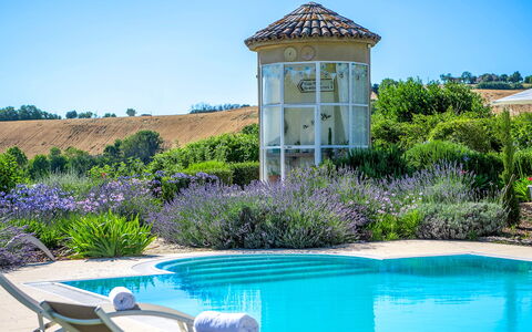 Casa Sant'Elia 7+3: Bleu, Fleur, Arbuste, Jardin, Aménagement Paysager, Piscine, Cour, Pelouse, Arrière-Cour, Eco Hôtel