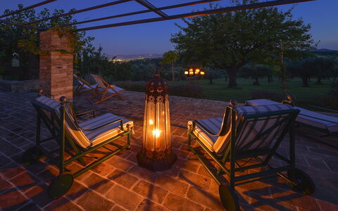 Casa Eugenia 8: Crépuscule, Meubles, Soirée, Mobilier De Jardin, Jardin, Dalle, Aménagement Paysager, Patio, Éclairage Paysager, Ombre