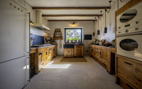 I Tramonti 10+2: Cuisine, Comptoir, Bois, Cabinetry, Appareil De Cuisine, Principaux Appliance, Meubles, Cuisinière, Sol, Design Intérieur