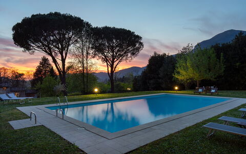 Villa delle Silerchie 10: Piscine, Recours, Thermes, Loisir, Eco Hôtel, Chaîne De Montagnes, Pelouse, Mobilier De Jardin, Ombre, Aménagement Paysager