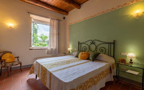Sangiovese 14: Design Intérieur, Meubles, Plafond, Pièce, Sol, Sol, Chambre, Éclairage, Linge, Lit
