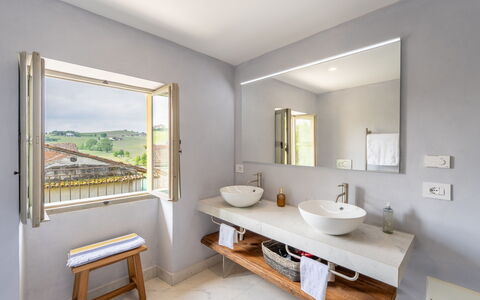 Tenuta Schiavon Barrero 12: Design Intérieur, Mur, Sol, Luminaire Plomberie, Sol, Plafond, Éclairage, Domicile, Robinet, Salle De Bains