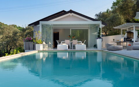 Villa Lunezia 6: Piscine, Recours, Composite, Biens, Mobilier De Jardin, Eco Hôtel, Loisir, Villa, Ombre, Aménagement Paysager