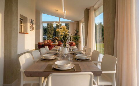 Villa Oxa 12+2: Meubles, Design Intérieur, Chaise, Sol, Table, Table Cuisine Et Salle A Manger, Bois, Salle À Manger, Sol, Plafond