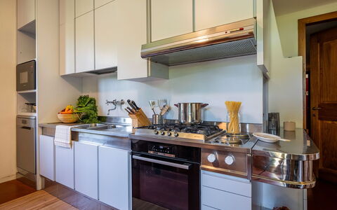 Villa Collegigliato 8: Appareil De Cuisine, Cuisine, Principaux Appliance, Comptoir, Électroménager, Cuisinière, Le Fourneau, Gaz Poele, Cabinetry, Design Intérieur