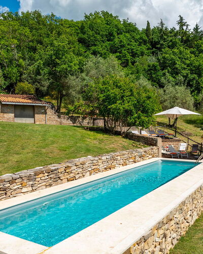 Villa Il Ritiro 8: Bleu, Piscine, Composite, Jardin, Aménagement Paysager, Arrière-Cour, Mur De Pierre, Dalle, Ferme, Caractéristique De L'Eau