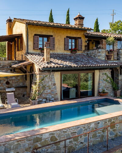 Colle Calzolaro 8: Maison, Piscine, Architecture, Domicile, Zone Résidentielle, Porte, Pot De Fleur, Chalet, Biens, Eco Hôtel