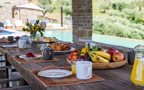 Tenuta Santa Cristina 10: Meubles, Table, Vaisselle, Chaise, Table Cuisine Et Salle A Manger, Drinkware, Mobilier De Jardin, Serveware, Aliments, Recours