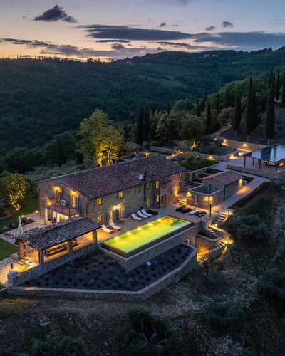 Tenuta Santa Cristina 10: Biens, Eco Hôtel, Recours, Manoir, Villa, Piscine, Aménagement Paysager, Ferme, Cour, Village De Montagne