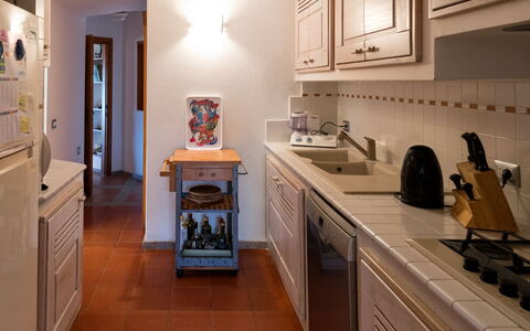 Villa Portobello 10+2: Comptoir, Cuisine, Design Intérieur, Sol, Meubles, Appareil De Cuisine, Sol, Bois, Principaux Appliance, Plafond