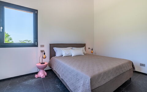Villa Mamon 6+2: Lit, Chambre, Design Intérieur, Sol, Sol, Éclairage, Domicile, Pièce, Meubles, Drap De Lit