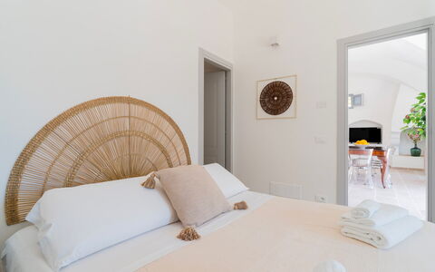 Masseria Grotta Antica 6+2: Bois, Design Intérieur, Meubles, Domicile, Plafond, Sol, Chambre, Lit, Cadre De Lit, Literie