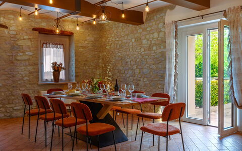 Villa Isola 8+2: Meubles, Design Intérieur, Mur, Chaise, Bois, Table, Sol, Plafond, Luminaire, Salle À Manger