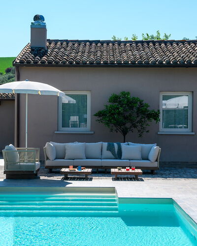 Villa Isola 8+2: Piscine, Mobilier De Jardin, Meubles, Recours, Zone Résidentielle, Domicile, Composite, Biens, Ombre, Jardin