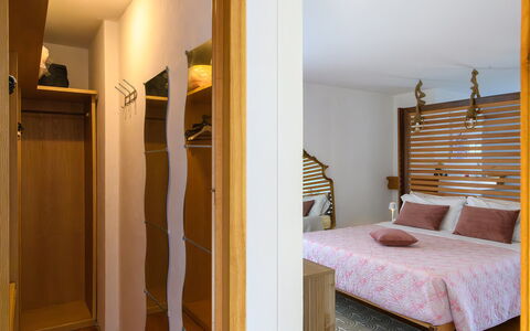 Villa Alma 8+2: Meubles, Design Intérieur, Lit, Sol, Sol, Chambre, Mur, Bois, Drap De Lit, Pièce