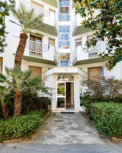 Margherita: Biens, Aménagement Paysager, Villa, Haie, Balcon