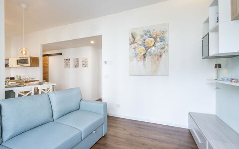 Genzianella Alpine Apartment: Sol, Sol, Plafond, Design Intérieur, Comptoir, Cuisine, Cabinetry, Pièce, Principaux Appliance, Luminaire