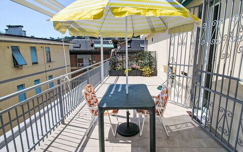 Attico Alda: Biens, Aménagement Paysager, Villa, Haie, Balcon