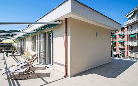 Attico Alda: Biens, Aménagement Paysager, Villa, Haie, Balcon