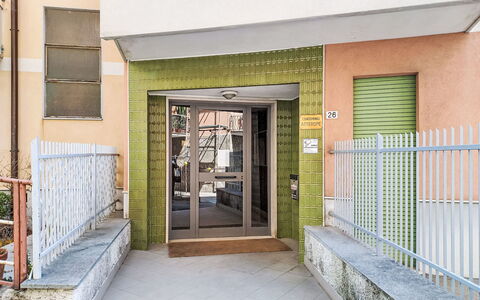 Attico Alda: Biens, Aménagement Paysager, Villa, Haie, Balcon