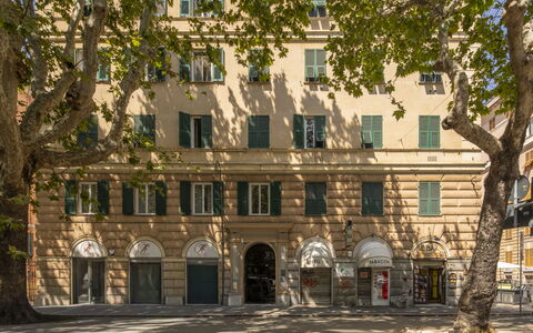 La Terrazza in Centro, Genova: Bâtiment, Ville, Façade, Architecture, Quartier, Appartement, Condominium, Design Urbain, Usage Mixte, Hôtel