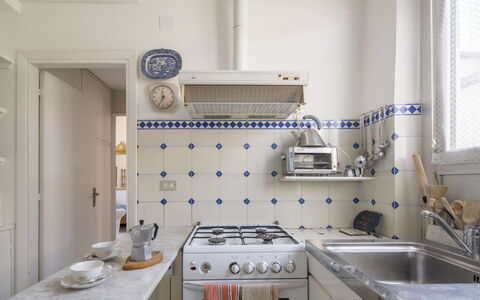 La Terrazza in Centro, Genova: Cuisine, Cuisinière, Design Intérieur, Sol, Principaux Appliance, Gaz Poele, Appareil De Cuisine, Comptoir, Pièce, Le Fourneau