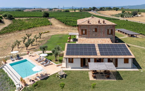 Tenuta Orsini 9+3: Biens, Piscine, Recours, Villa, Ferme, Hacienda, Mobilier De Jardin, Parapluie, Hôtel, Eco Hôtel