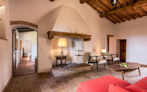 Casa Clara Pool, Casole Elsa, Monti: Mur, Meubles, Sol, Design Intérieur, Plafond, Sol, Domicile, Chaise, Pièce, Salon