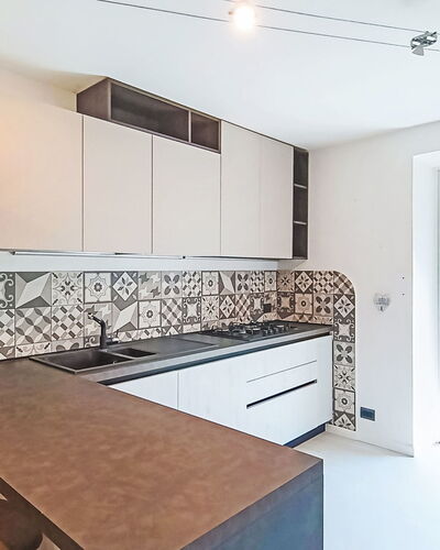 Federica: Sol, Cuisine, Design Intérieur, Mur, Bois, Sol, Comptoir, Plafond, Pièce, Domicile