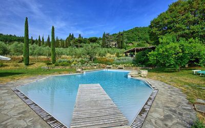 Montescalari: Piscine, Propriété, Biens, Immobilier, L'Eau, Maison, Vacances, Bâtiment, Arbre, Domicile