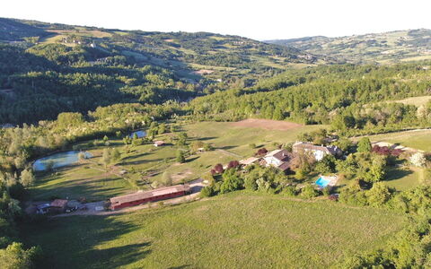 La Cenerara: Ciel, Plante, Paysage Naturel, Montagne, Lot Terre, Montagnes, Arbre, Pente, Herbe, Prairie