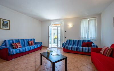 Logement:&nbsp;Letizia 100.1