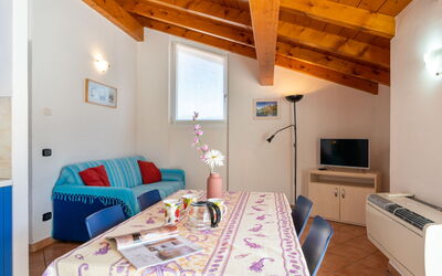 Logement:&nbsp;Letizia 100.2