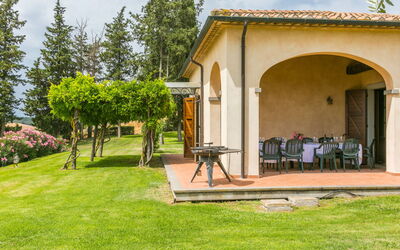 Casa Dell'Arco