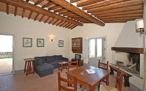 Brunello: Propriété, Bâtiment, Pièce, Meubles, Plafond, Maison, Design Intérieur, Immobilier, Salon, Faisceau
