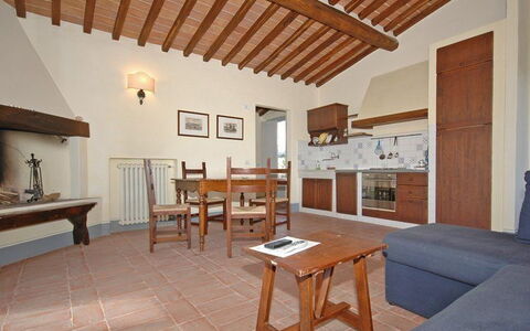 Brunello: Propriété, Bâtiment, Pièce, Meubles, Maison, Design Intérieur, Plafond, Immobilier, Domicile, Grenier
