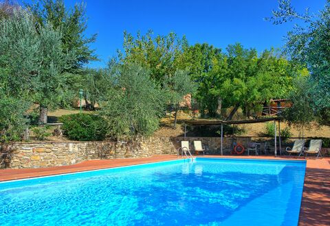 La Selva: Piscine, Propriété, Paysage Naturel, Immobilier, Loisir, Arbre, Domicile, Biens, Maison, Arrière-Cour